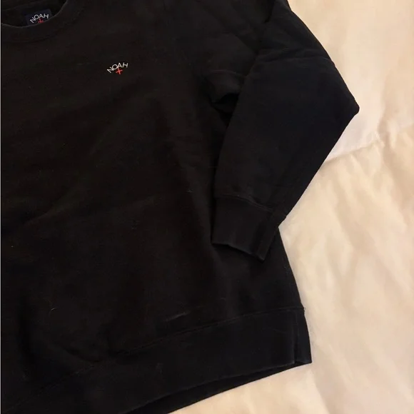 Noah Black Crewneck Sweater for Men Core Classic Crewneck sweatshirt hoodie - Picture 7 of 8